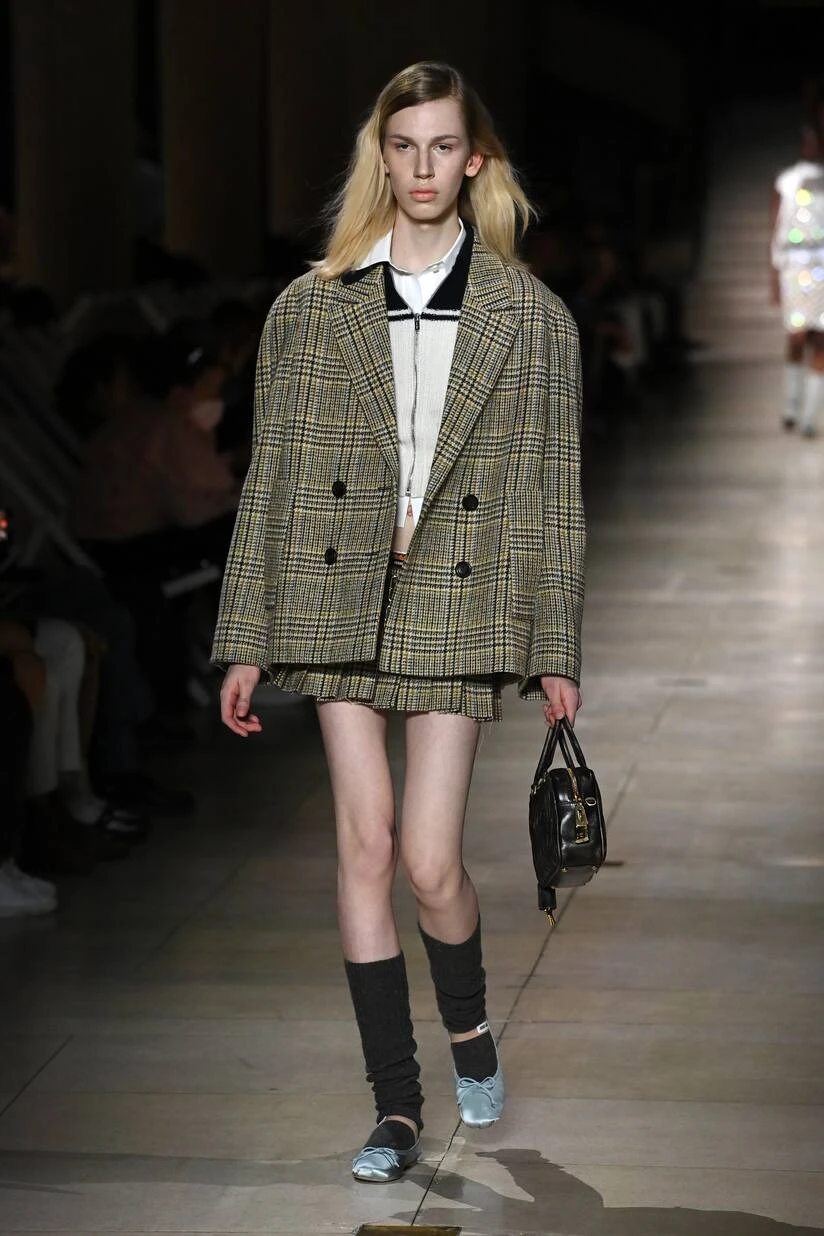 Miu Miu Karierter Minirock Aus Schurwolle 8 Miu Miu Karierter Minirock Aus Schurwolle – Bild 6